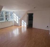 Sonnige 3-Zimmer DG-Wohnung mit tollem Blick auf die Berge mit EBK und Gartennutzung! - Bad Reichenhall