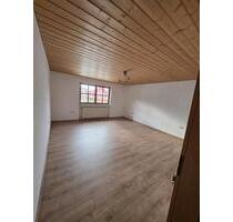 Neu renovierte 90qm Wohnung - 800,00&nbsp;EUR Kaltmiete, ca.&nbsp; 90,00&nbsp;m&sup2; in Zachenberg (PLZ: 94239)