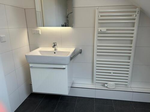 Foto - Wohnen in Vohwinkel. Schöne 2 Zi.-Dachgeschoss-Wohnung mit Küche, Diele, Duschbad & Stellplatz.