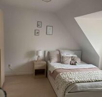 Großzügige Dachgeschosswohnung in Essen – ideal für Studenten oder Singles