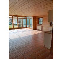 Behindertengerechte renovierte Erdgeschosswohnung in Hunderdorf