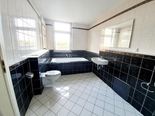 Foto - Große 2-Zimmer Hochparterre-Wohnung in Velten mit großem Tageslichtbad & Stellplatz