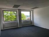 Foto - Büro 36 qm - BüroflächenCoWorking - große Fenster, hell