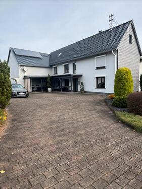 Foto - Einfamilienhaus mit Scheune und voll erschlossenem Baugrundstück