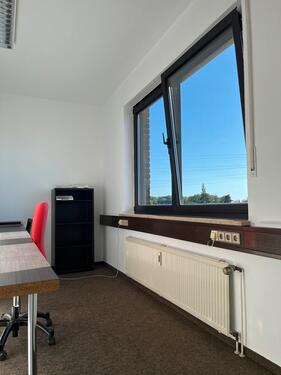 Foto - 'PROVISIONSFREI* - All-in-Miete - Büroflächen ab 10 m² PESCH'