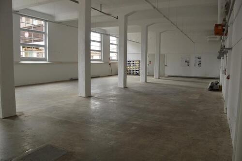 Foto - Geräumige Produktionshalle oder Lagerhalle (239 m²) *Provisionsfrei* #4