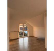 4 Zimmer DG Wohnung, 2 Bäder, Klima, Garage - Zwingenberg