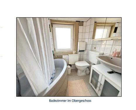 Foto - Haus mit Garten, Scheune und Photovoltaikanlage in Bullach 91207