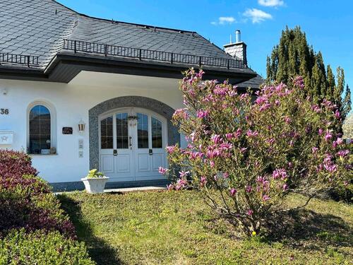 Foto - Elegante Villa mit Einliegerwohnung. Alternative zum Neubau!