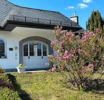 Elegante Villa mit Einliegerwohnung. Alternative zum Neubau! - Eschwege