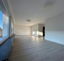 Helle 4½ Zimmer-Wohnung mit Terasse, inkl.Garage *PROVISIONSFREI* - Freiberg am Neckar