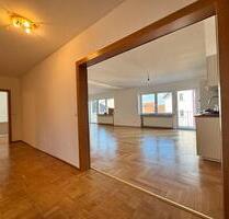 Exklusive, lichtdurchflutete 5,5 Zimmer-Wohnung - Saniert - Schöneck