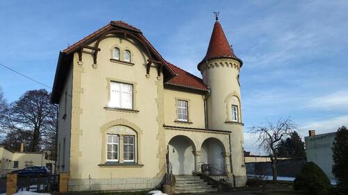 Foto - Historische Villa mit Turm – ideal für gewerbliche Nutzung