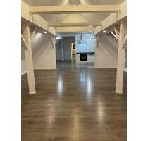 Einzigartige Dachgeschosswohnung mit Einbauküche - Recklinghausen König Ludwig