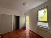 Foto - 5-Zimmer mit Terrasse und Einbauküche – zentrale Lage & viel Plat