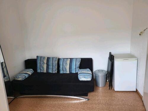 Foto - Kleines möbliertes Zimmer - 400,00&nbsp;EUR Kaltmiete, ca.&nbsp; 15,00&nbsp;m&sup2;