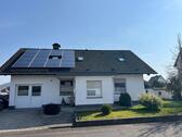 Foto - Familienhaus mit großem Garten, Pool & PV-Anlage 