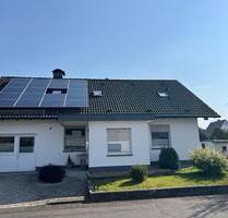 Familienhaus mit großem Garten, Pool & PV-Anlage | 5 Zimmer - Felsberg