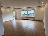 Foto - Großzügige 4 12 Zimmerwohnung EG mit eigenem Gartenanteil