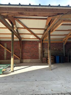 Foto - Bedachte Abstellplätze für Wohnwagen und Boote, etc.