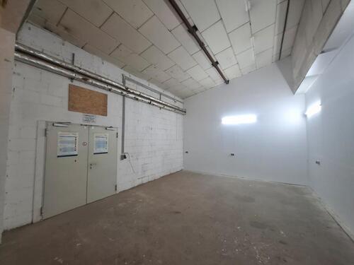 Foto - Lager, Werkstatt, Büro, Studio - 115,00 EUR Kaltmiete, ca.  220,00 m²