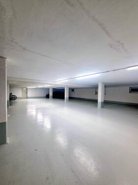 Foto - Tiefgarage, Stellplatz, Garage,