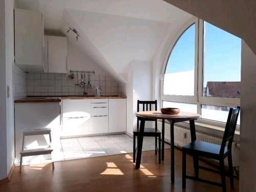 Foto - Charmantes Apartment mit Rundbogenfenster, TG & EBK in Wiernsheim