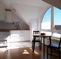 Charmantes Apartment mit Rundbogenfenster, TG & EBK in Wiernsheim