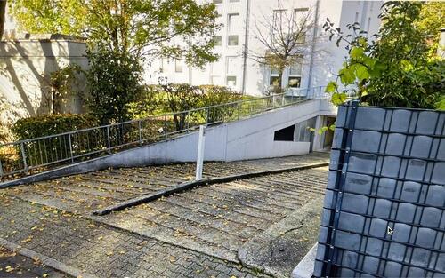 Foto - Tiefgaragenstellplatz (30€ pro Monat) Further Straße 115 A-D
