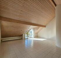 Wunderschöne, helle 4-Zimmer Wohnung mit 3 Balkonen+ 2 TG Plätzen - Gottmadingen