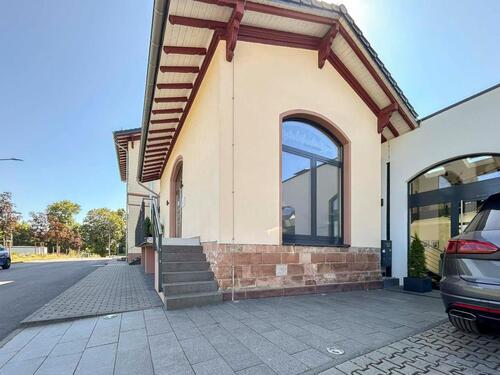 Foto - Charaktervolle Büro-Praxisfläche im historischen Bahnhofsgebäud