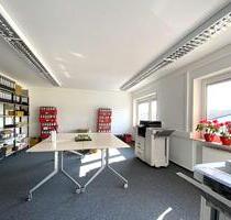 Helle Büroetage mit 6 Räumen im Gewerbe-Mischgebiet in Walldorf - Mörfelden-Walldorf