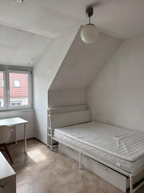 Foto - 1 Zimmer Dachgeschoßwohnung zur Miete in Würzburg