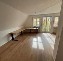 Dachgeschosswohnung mit Balkon in Hirschau