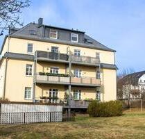 Charmante 2-Raum-Dachgeschosswohnung mit französischem Balkon in Hartmannsdorf