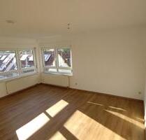 Helle 3-Zimmer-Wohnung mit Stellplatz und zwei Balkonen - Heidelberg Kirchheim