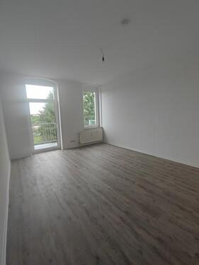 Foto - 2-Zimmer-Wohnung mit EBK (vom Vormieter)!