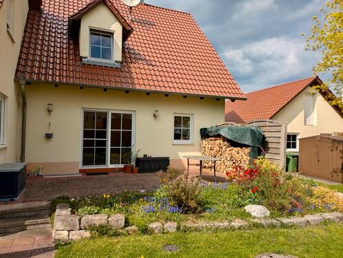 Foto - Einfamilienhaus - 1.300,00&nbsp;EUR Kaltmiete, ca.&nbsp; 102,00&nbsp;m&sup2;