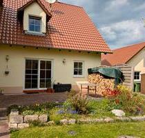 Einfamilienhaus - 1.300,00&nbsp;EUR Kaltmiete, ca.&nbsp; 102,00&nbsp;m&sup2; in Polsingen (PLZ: 91805)