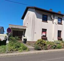 Doppelhaushälfte mit Garage und Garten - Püttlingen