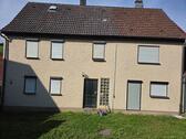 Foto - Bauernhaus mit Garage und Scheune