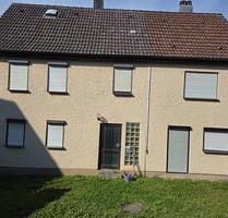 Bauernhaus mit Garage und Scheune - Niederstetten