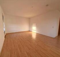 4-Zimmer-Wohnung mit 2 Bädern, Balkon, Keller & Garage - Erbach