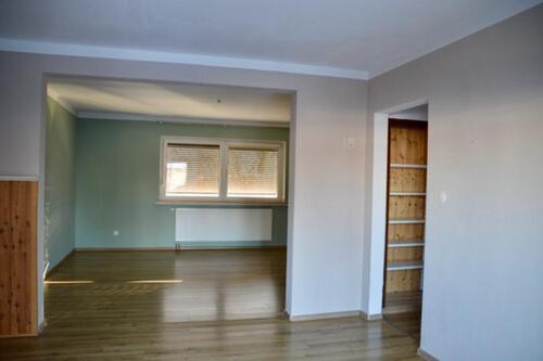 Foto - Reihenmittelhaus mit Garage, Stellplatz & neu angelegtem Garten –