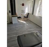 Zwei Zimmer möbliert - 700,00&nbsp;EUR Kaltmiete, ca.&nbsp; 60,00&nbsp;m&sup2; in Hof (PLZ: 95028) Altstadt