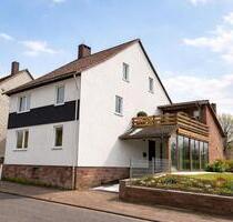 Wunderschöne Erdgeschoßwohnung mit Kamin Terrasse Garten Garage - Stadtoldendorf