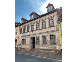 Unsaniertes Mehrfamilienhaus mit viel Potenzial in Stadtroda
