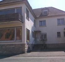Villa im Grünen in Rhöngebiet - 457.000,00 EUR Kaufpreis, in Zeitlofs (PLZ: 97799)