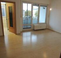 Helle 1 Zimmer Wohnung mit Südbalkon im Zentrum von Garching - Garching bei München