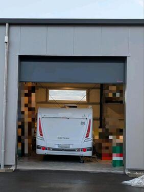 Foto - Halle, Stellplatz für Wohnwagen, Wohnmobile, Boote oder ahn